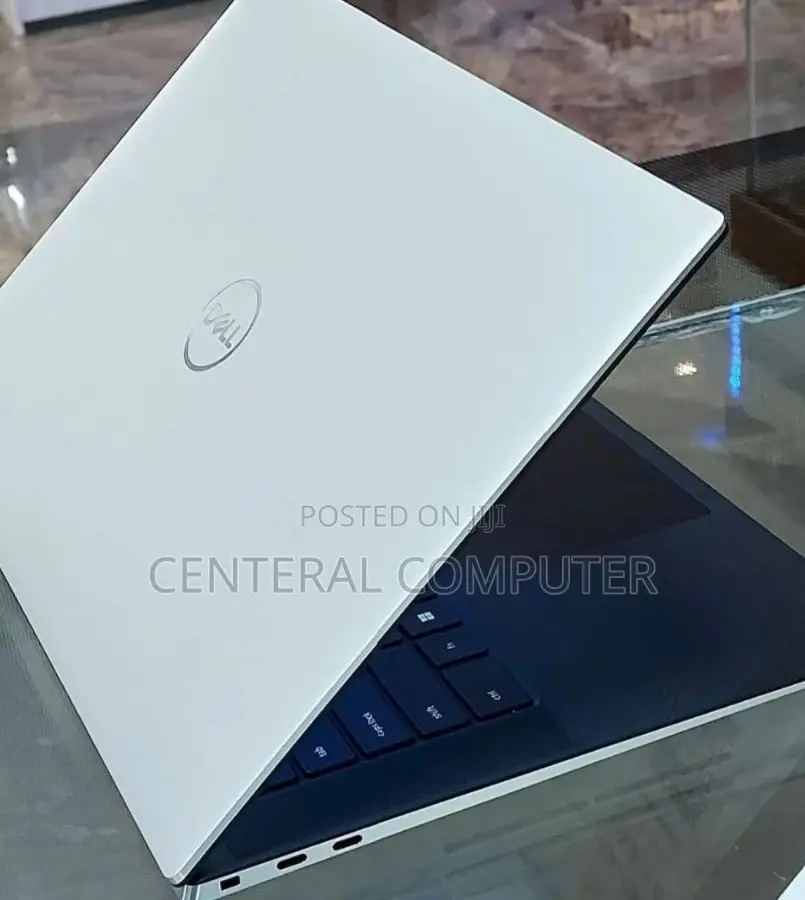 New Laptop Dell XPS 15 (9550) 16GB Intel Core I7 SSD 512GB