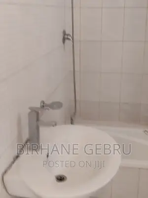 Photo - 5bdrm House in House Ware, Bole for rent