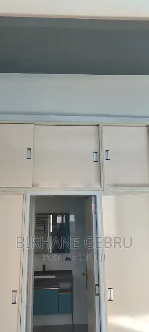 5bdrm Villa in Viils, Yeka for rent