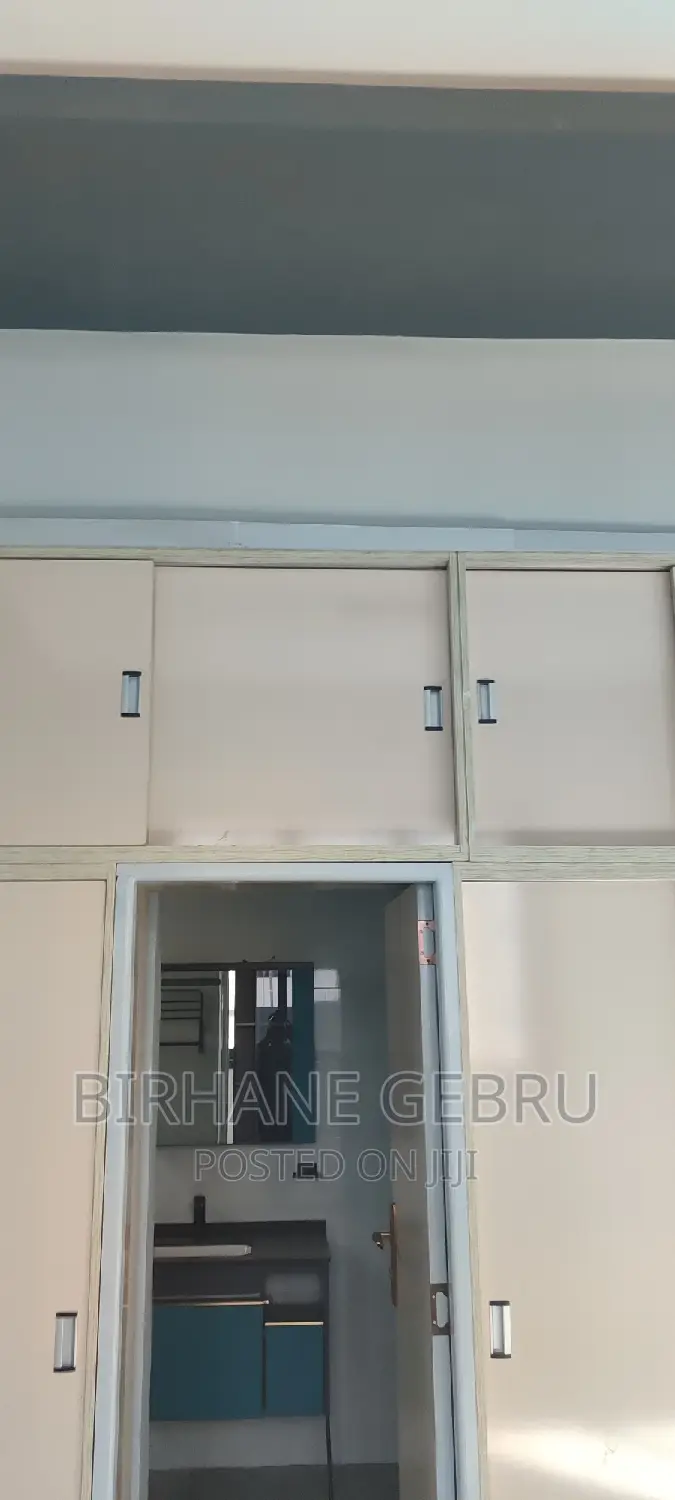 5bdrm Villa in Viils, Yeka for rent