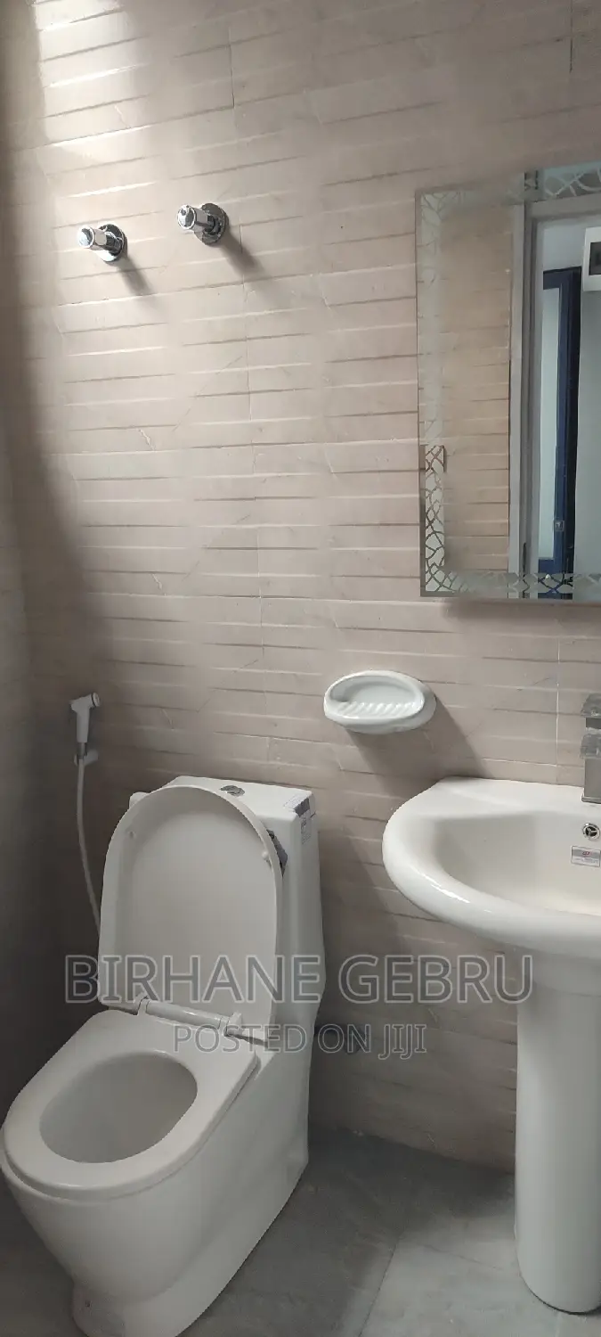 5bdrm Villa in Viils, Yeka for rent