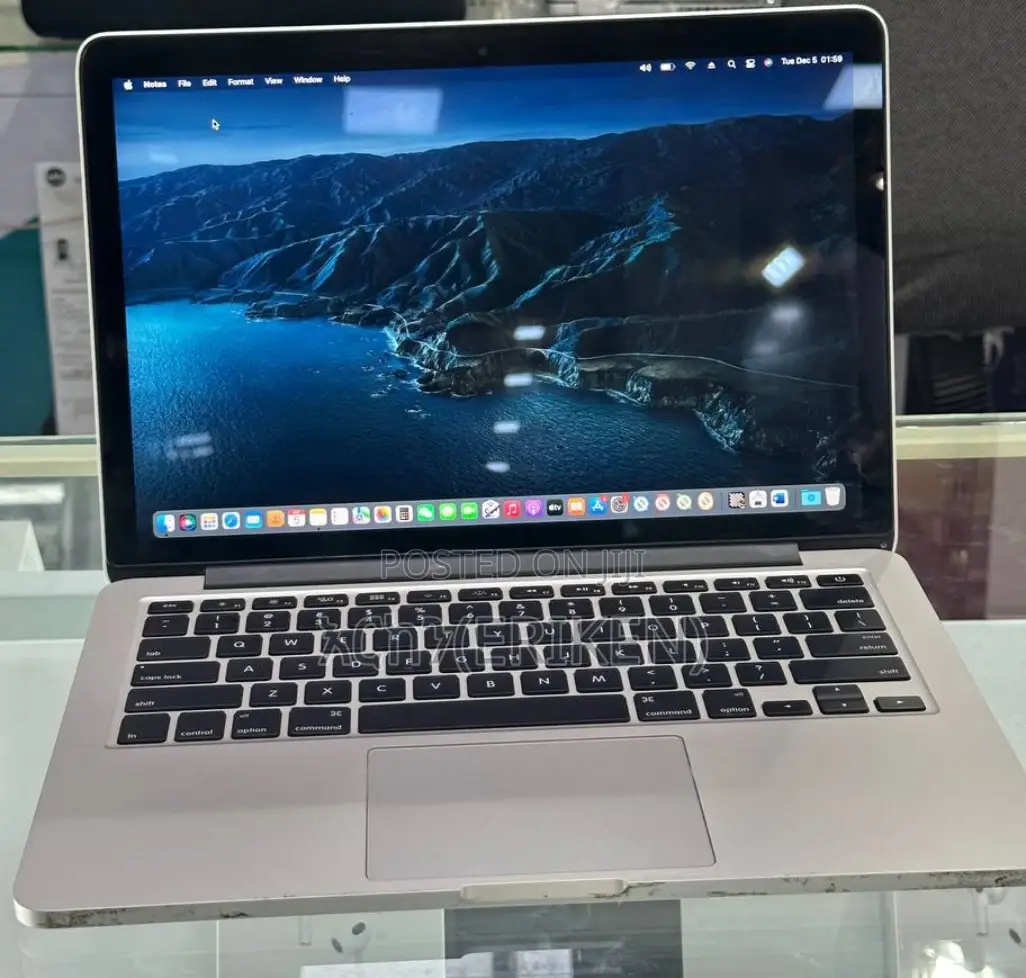 New Laptop Apple MacBook Pro 2015 8GB Intel Core I5 SSD 128GB