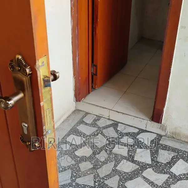 5bdrm House in House Ware, Bole for rent