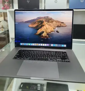 Photo - New Laptop Apple MacBook Pro 2017 16GB Intel Core I7 SSD 512GB