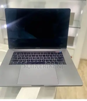 New Laptop Apple MacBook Pro 2017 16GB Intel Core I7 SSD 512GB