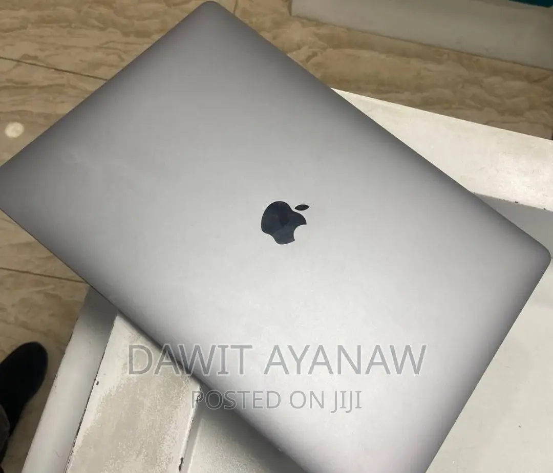 New Laptop Apple MacBook Pro 2017 16GB Intel Core i7 SSD 512GB