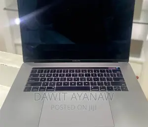 New Laptop Apple MacBook Pro 2017 16GB Intel Core i7 SSD 512GB