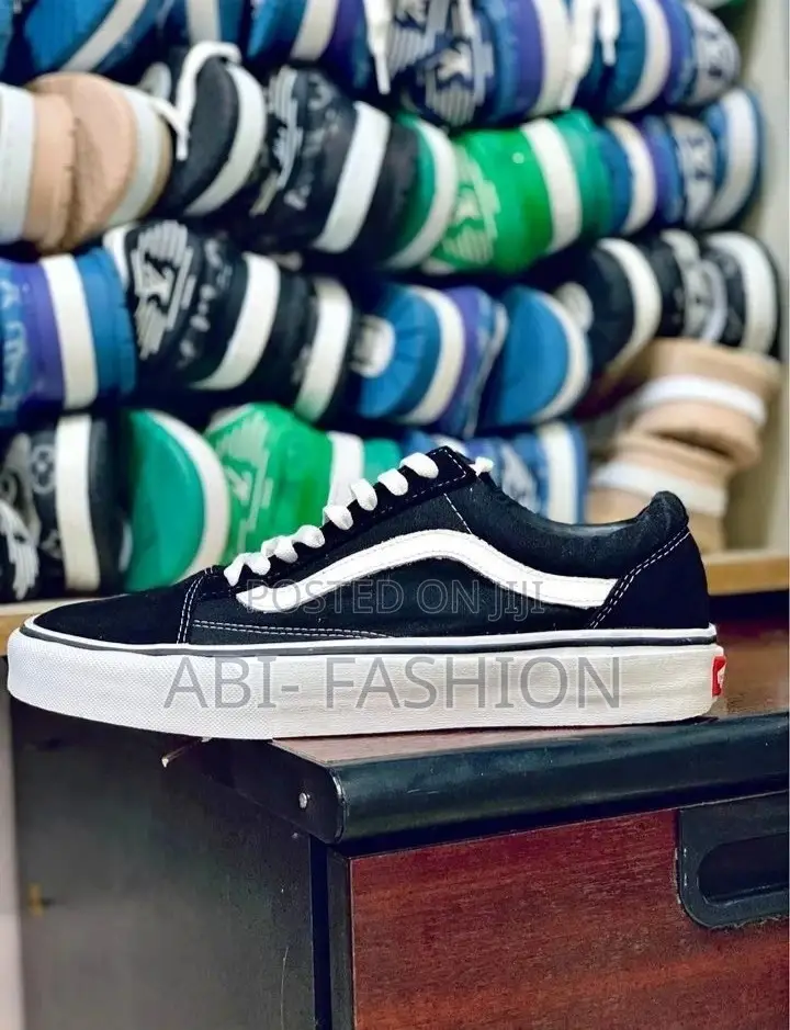 Van's Old School Price2500