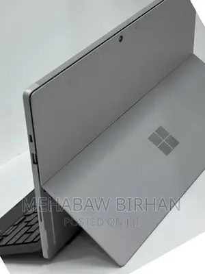 New Laptop Microsoft Surface 8GB Intel Core I5 SSD 256GB