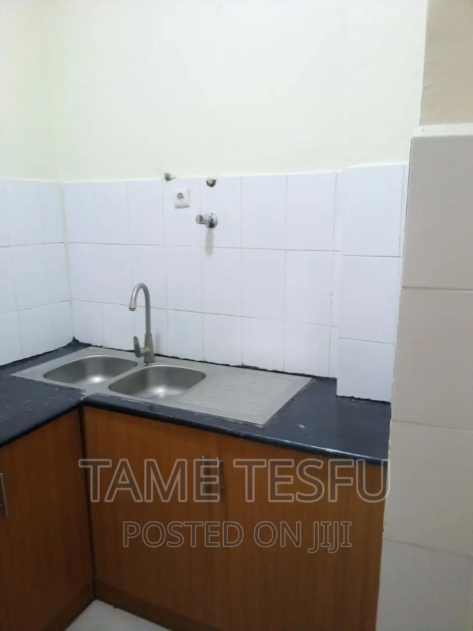 Furnished 5bdrm House in Hayat, Bole for sale