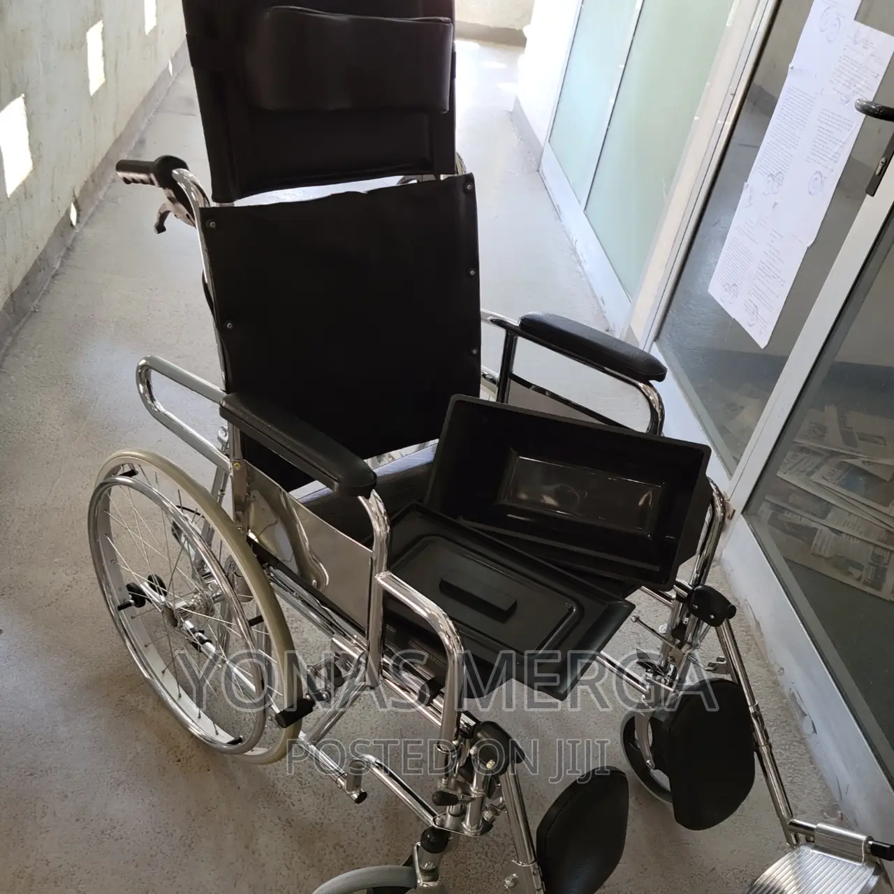Sleeping Wheelchair_hydraulic Backrst for Maximum Comfort
