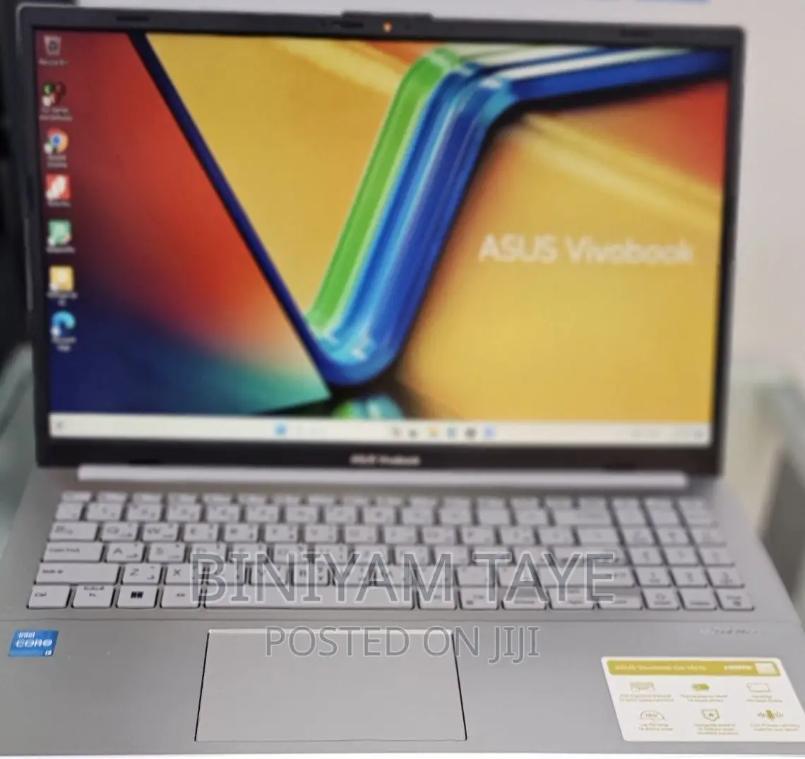 New Laptop Asus VivoBook E12 E203NAH 8GB Intel Core I3 SSD 512GB
