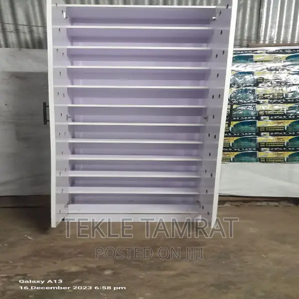 Shoe Shelf (የጫማ መደርደሪያ)