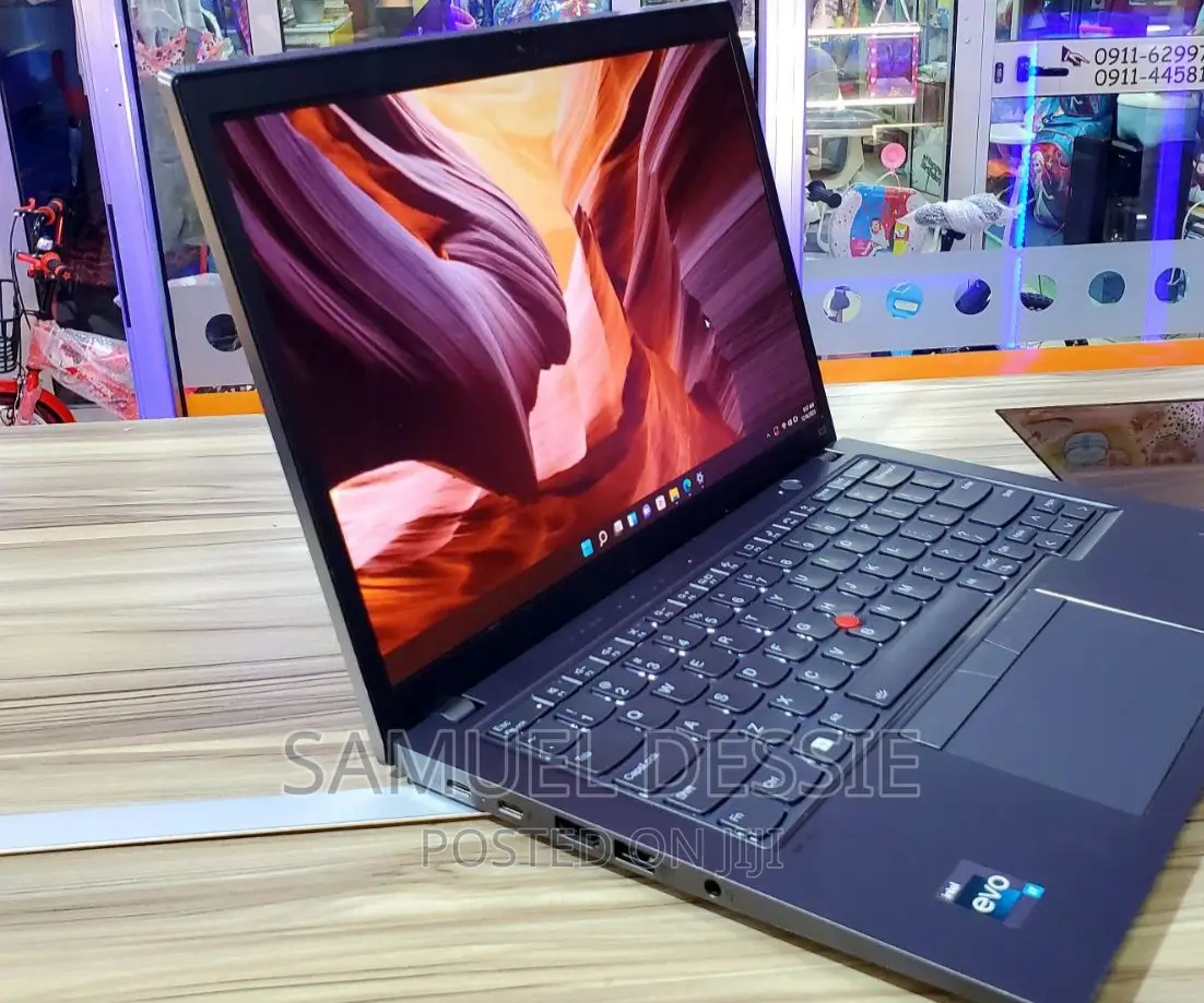 New Laptop Lenovo Thinkpad X13 Yoga 16GB Intel Core I7 SSD 512GB