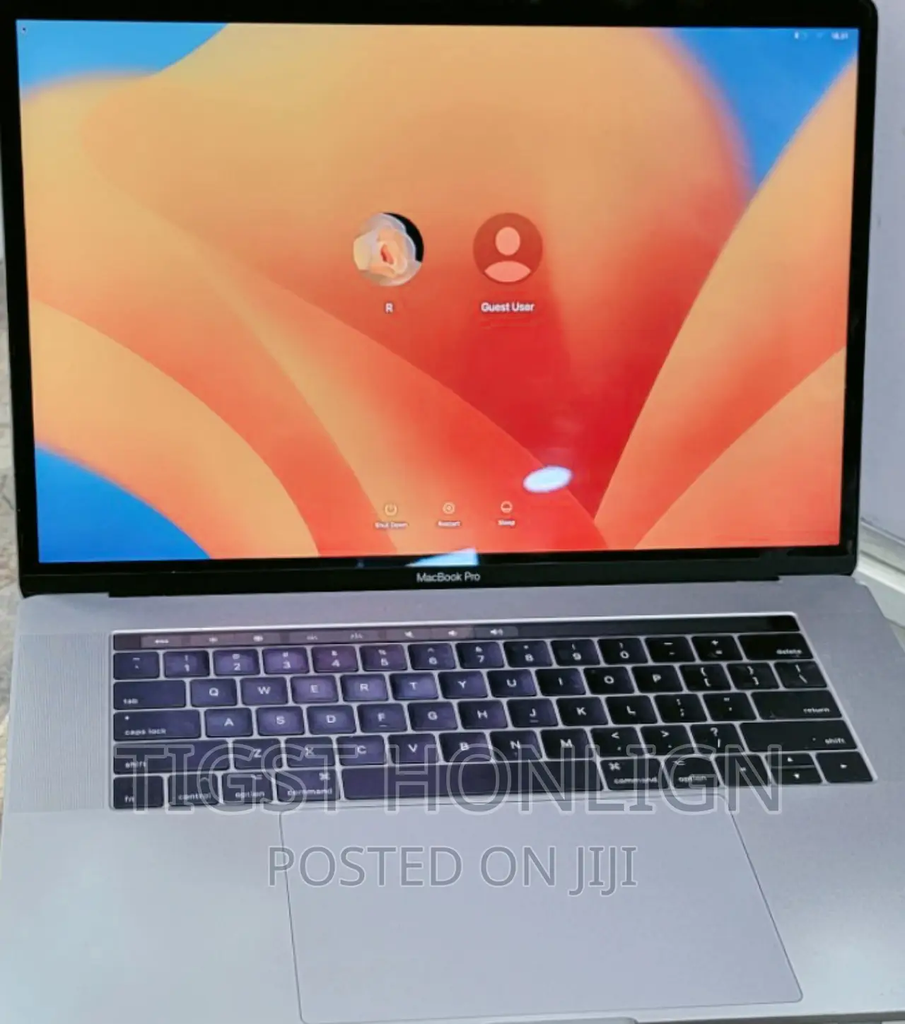 New Laptop Apple MacBook Pro 2017 16GB Intel Core I7 SSD 256GB