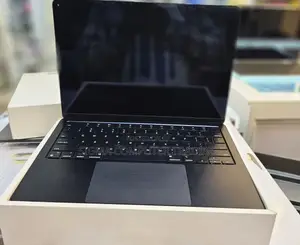 Photo - New Laptop Apple MacBook Air 2022 M2 8GB Apple M2 SSD 256GB