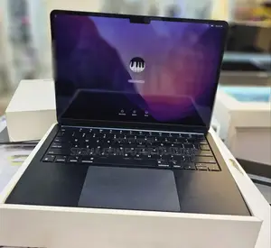 New Laptop Apple MacBook Air 2022 M2 8GB Apple M2 SSD 256GB