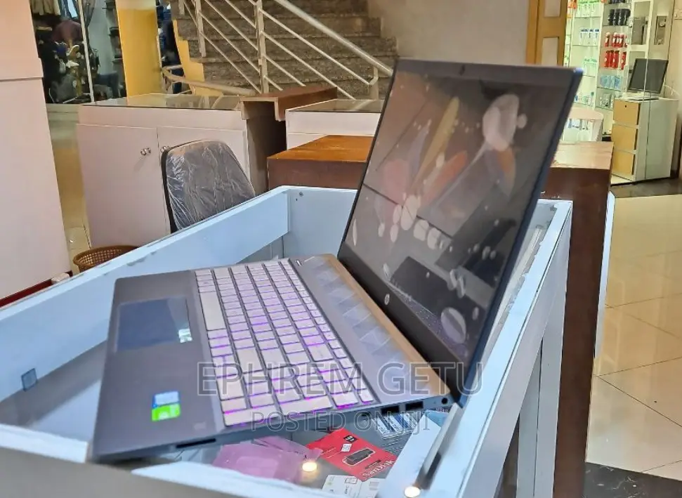 New Laptop HP Pavilion 15 8GB Intel Core I5 SSD 512GB