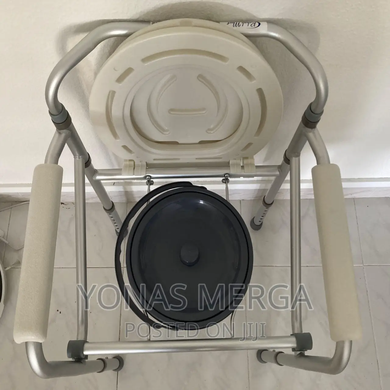Commode Elder Disabled Potty Chair Foldable Commode Chair