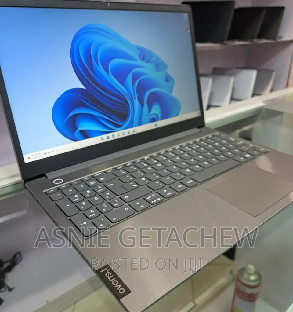 New Laptop Lenovo ThinkBook 15 8GB Intel Core I7 SSD 128GB