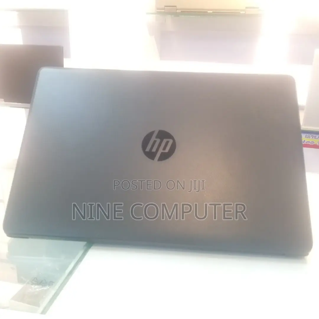 New Laptop HP 250 G8 8GB AMD Ryzen 5 SSD 512GB