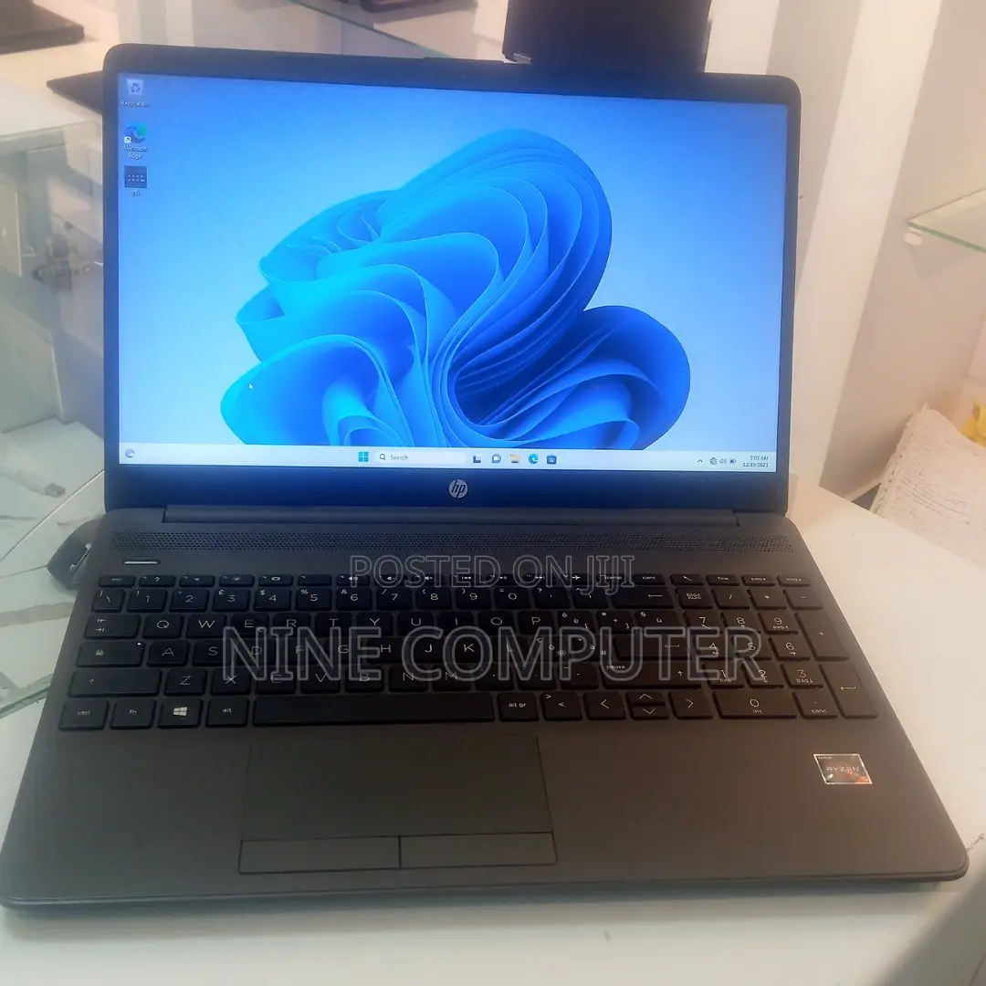 New Laptop HP 250 G8 8GB AMD Ryzen 5 SSD 512GB