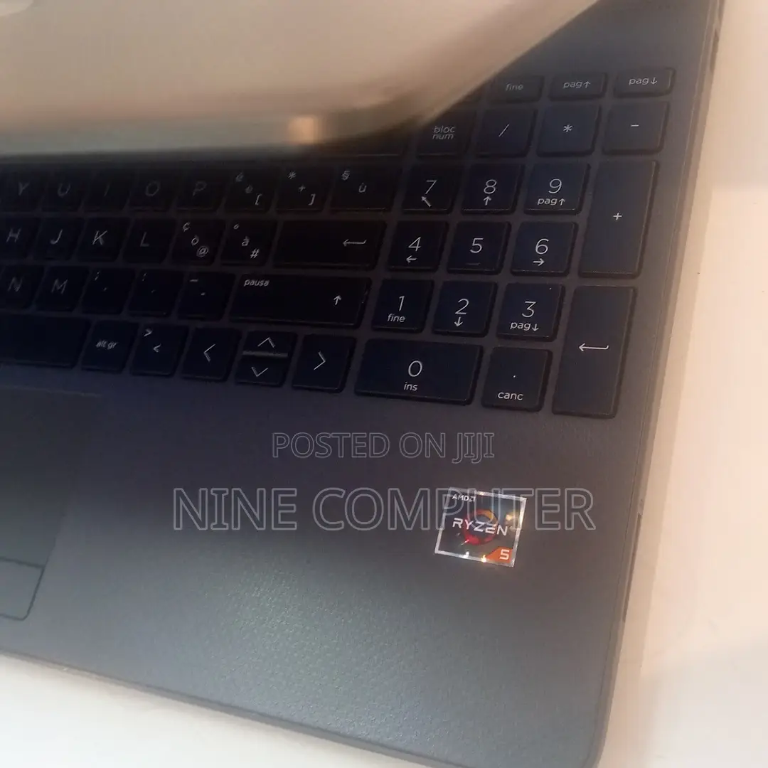 New Laptop HP 250 G8 8GB AMD Ryzen 5 SSD 512GB