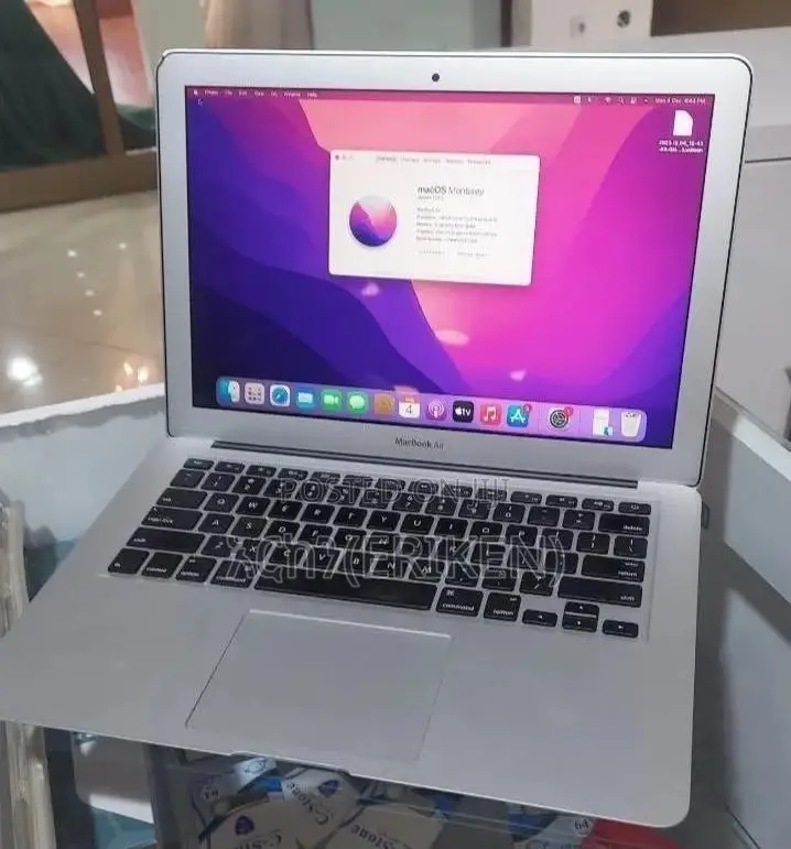 New Laptop Apple MacBook Air 2015 8GB Intel Core i5 SSD 128GB