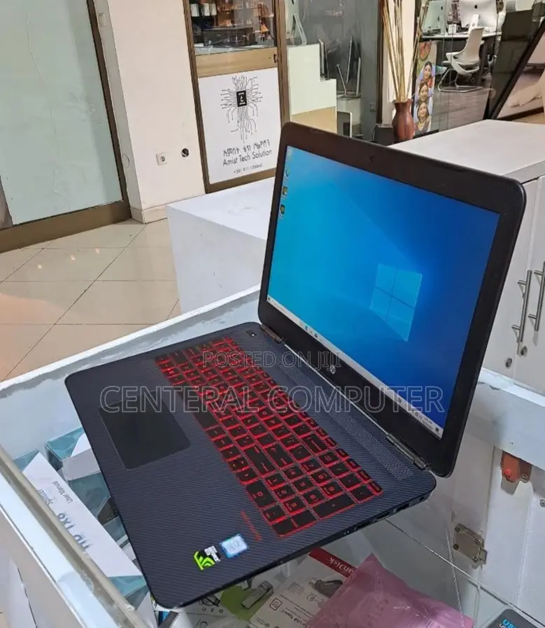 New Laptop HP Omen 15-Ce0xx 12GB Intel Core I7 HDD 1T