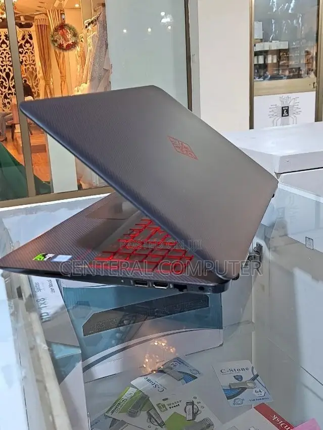 New Laptop HP Omen 15-Ce0xx 12GB Intel Core I7 HDD 1T