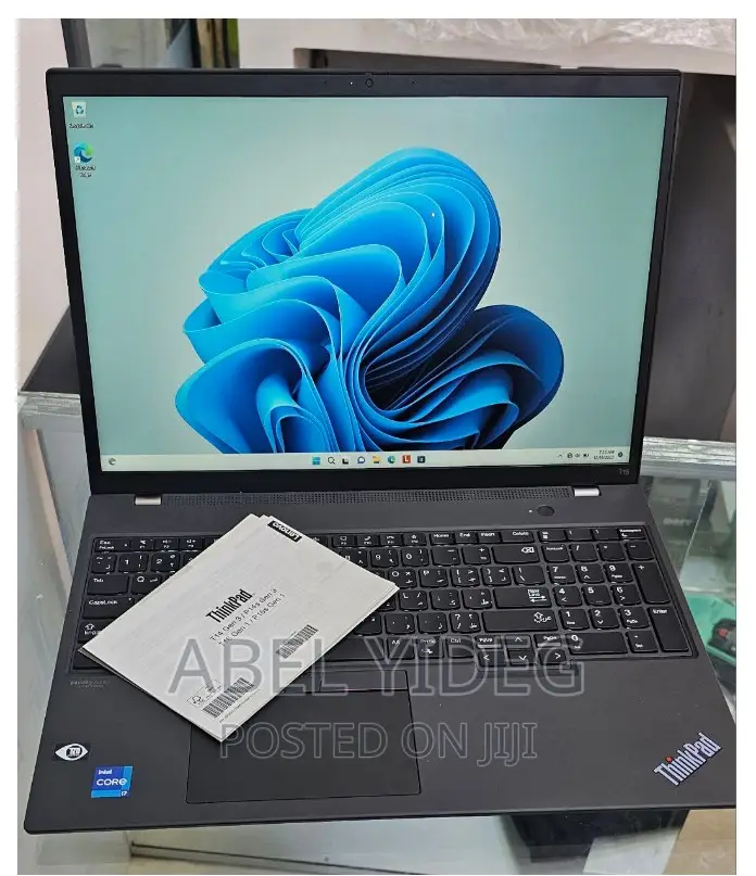 New Laptop Lenovo 16GB Intel Core I7 SSD 1T