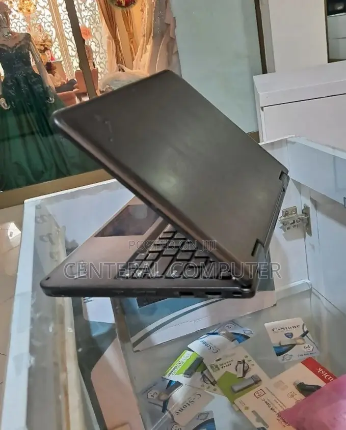 New Laptop Lenovo Yoga 11e 4GB Intel Core 2 Quad SSD 500GB