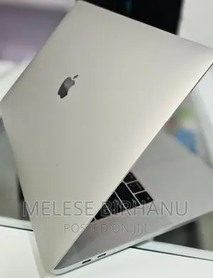 New Laptop Apple MacBook Pro 2017 16GB Intel Core I7 SSD 256GB