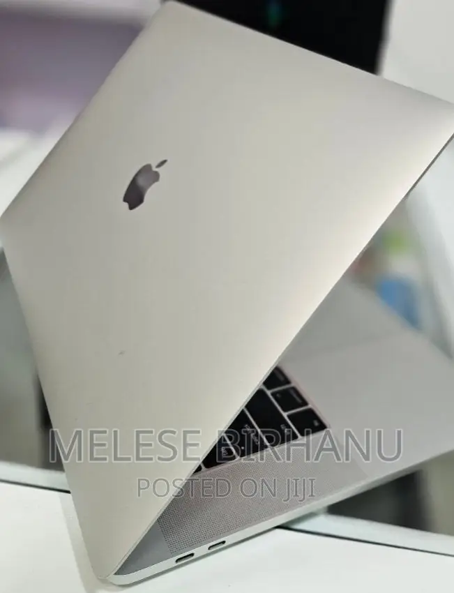 New Laptop Apple MacBook Pro 2017 16GB Intel Core I7 SSD 256GB