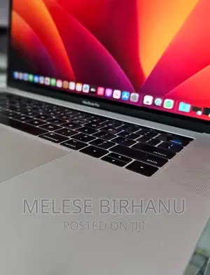 New Laptop Apple MacBook Pro 2017 16GB Intel Core I7 SSD 256GB