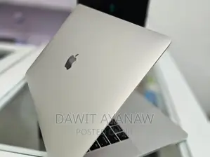 Photo - New Laptop Apple MacBook Pro 2017 16GB Intel Core I7 SSD 256GB