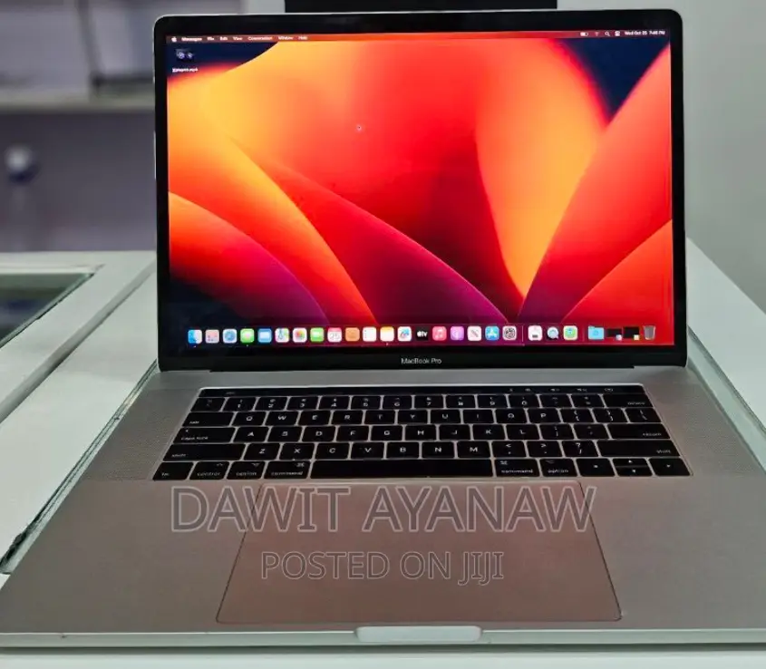 New Laptop Apple MacBook Pro 2017 16GB Intel Core I7 SSD 256GB