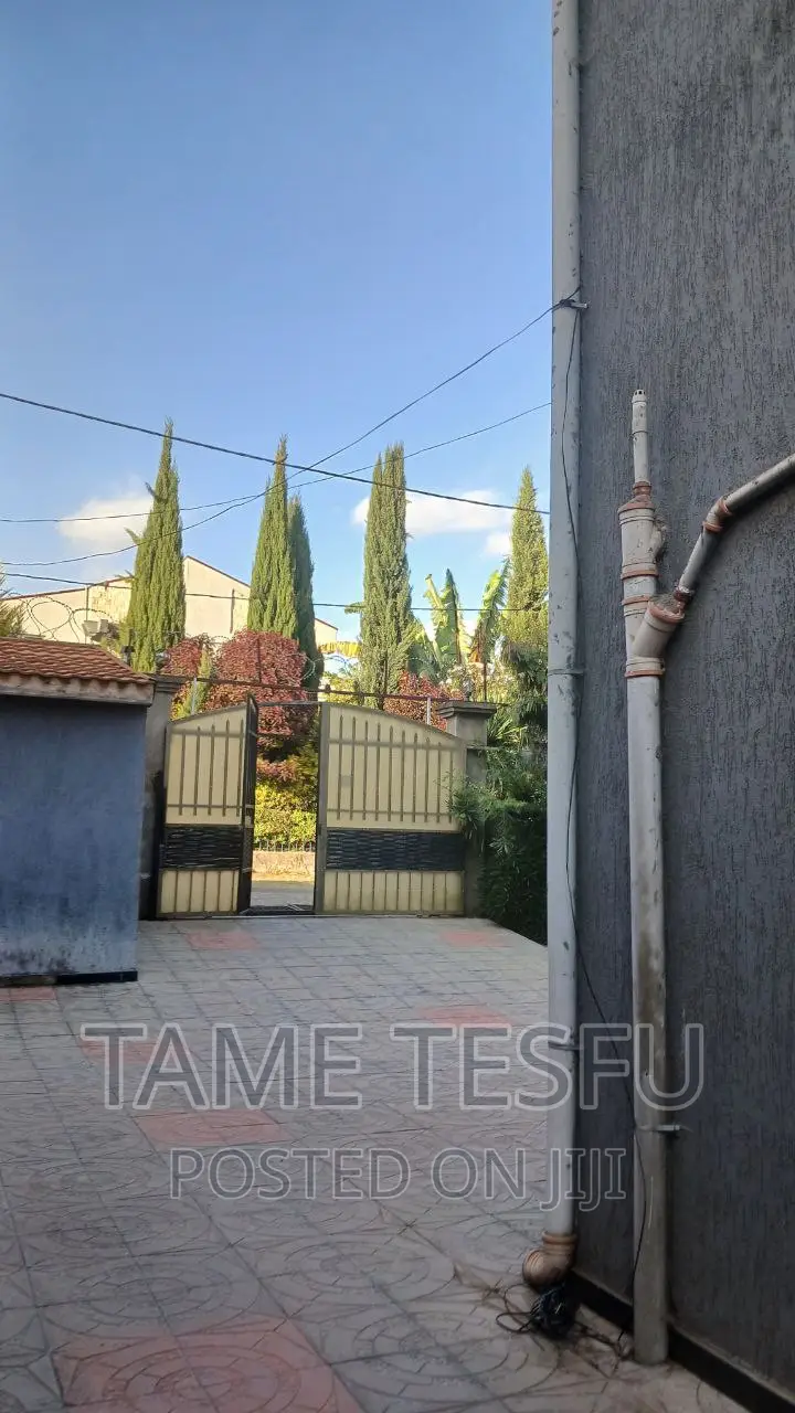 Furnished 5bdrm House in Hayat, Bole for sale