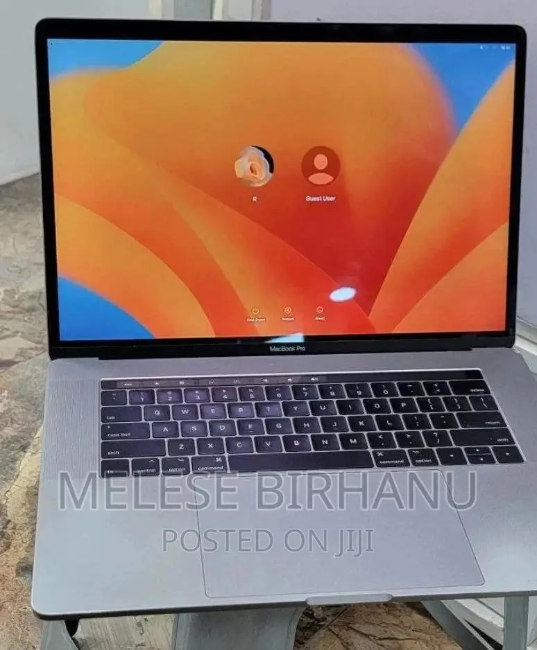 New Laptop Apple MacBook Pro 2017 8GB Intel Core i7 SSD 256GB