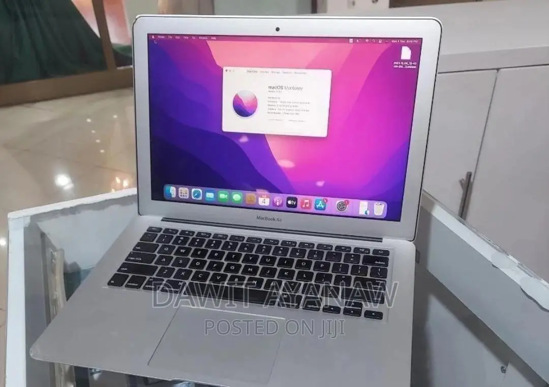 New Laptop Apple MacBook Air 2015 8GB Intel Core i5 SSD 128GB