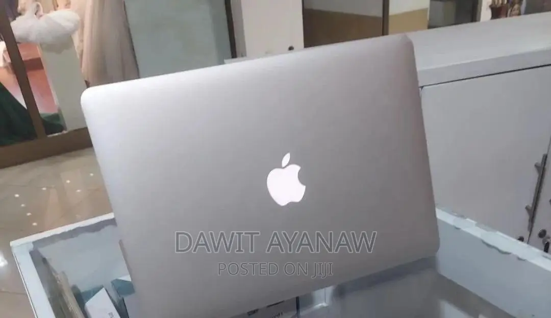 New Laptop Apple MacBook Air 2015 8GB Intel Core i5 SSD 128GB