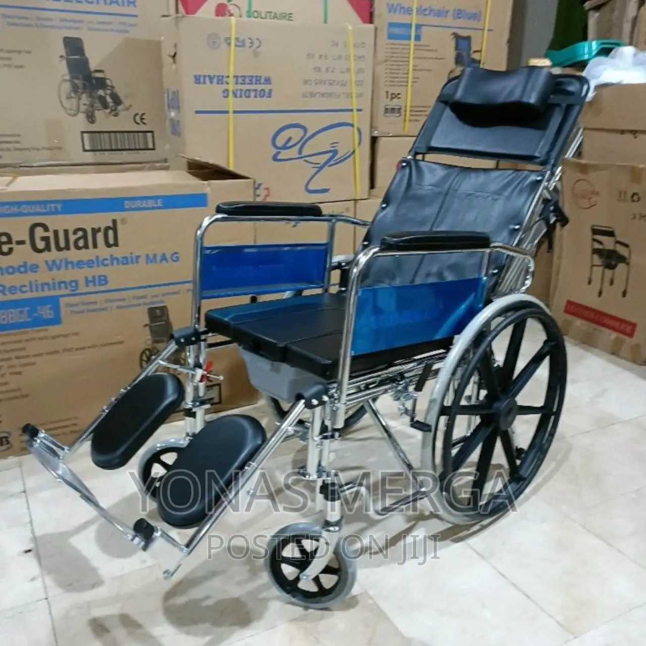 Wheelchair_cushioned Detachable Headrest for Head Support