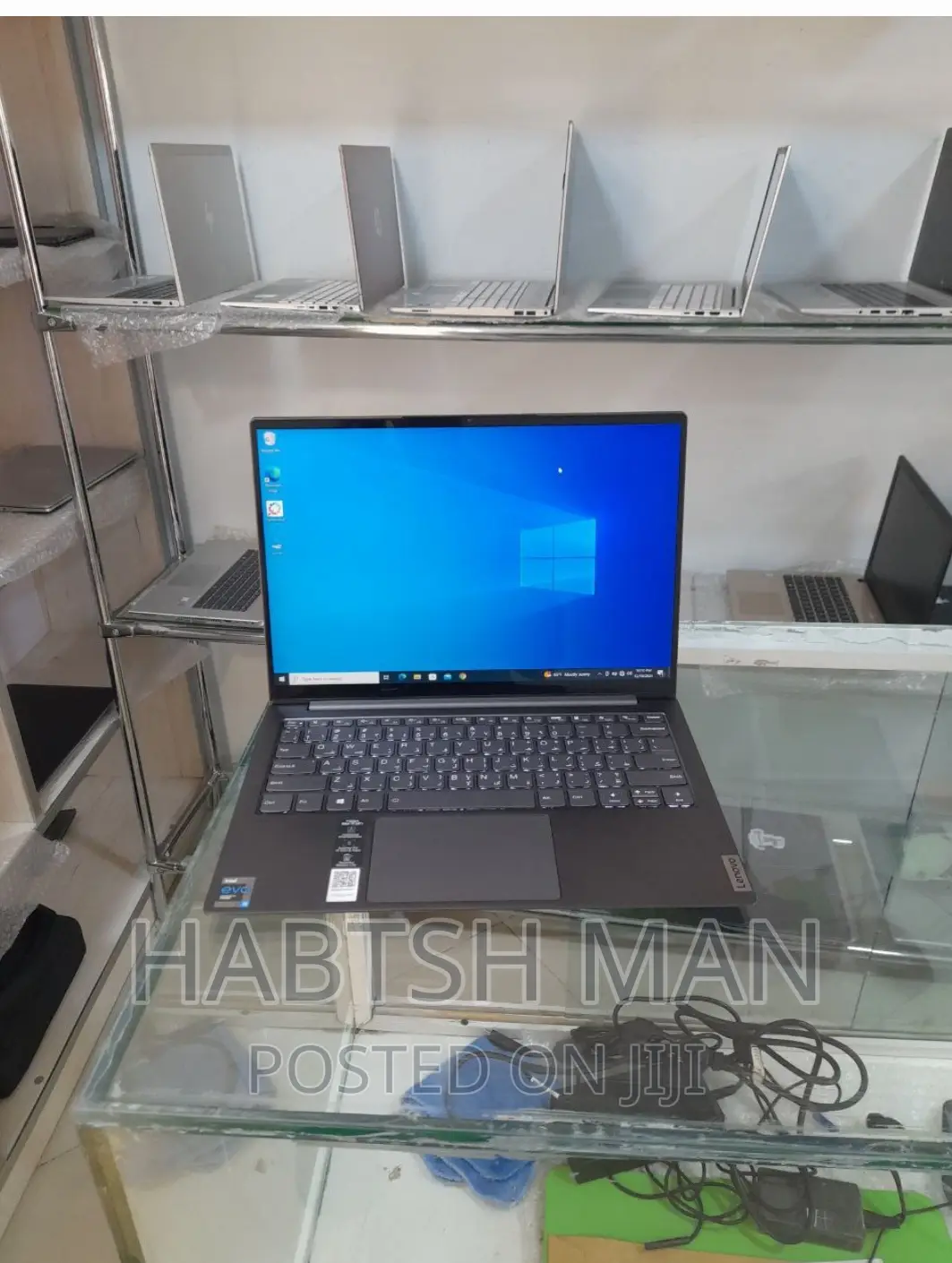 New Laptop Lenovo Yoga 700 16GB Intel Core I5 SSD 512GB