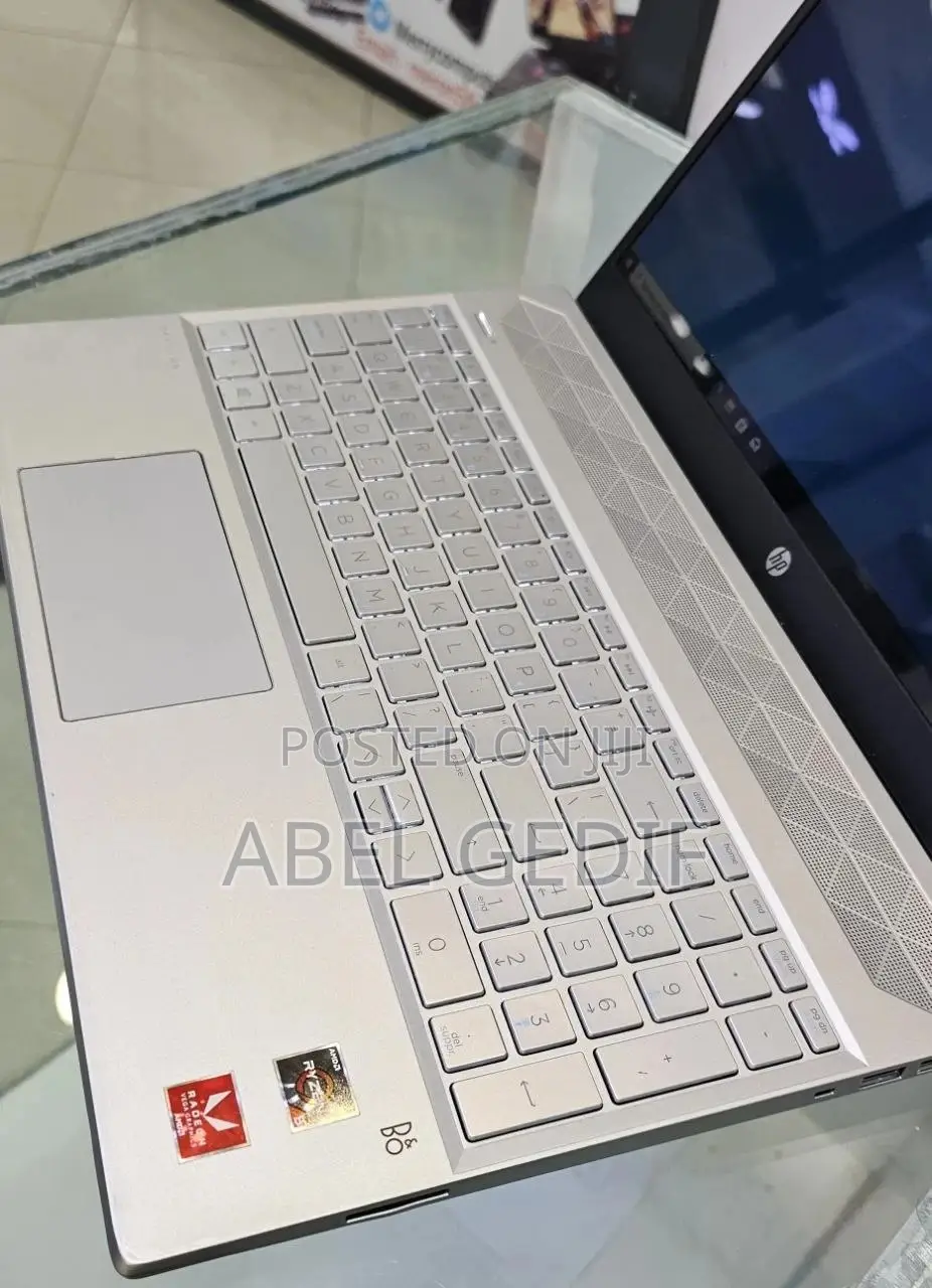 New Laptop HP Pavilion 10 12GB AMD Ryzen 5 HDD+SSD 1T