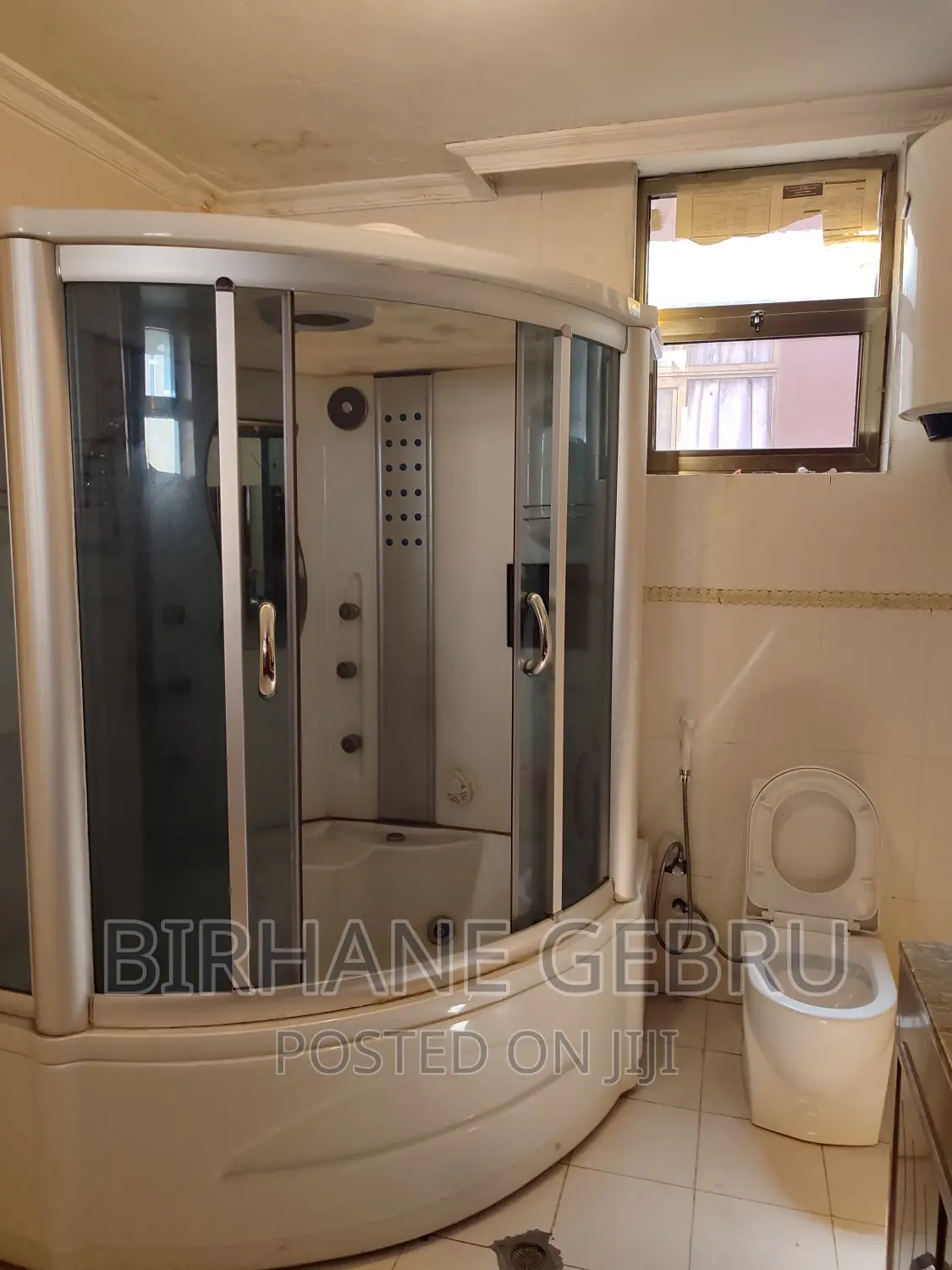 5bdrm House in House, Bole for rent