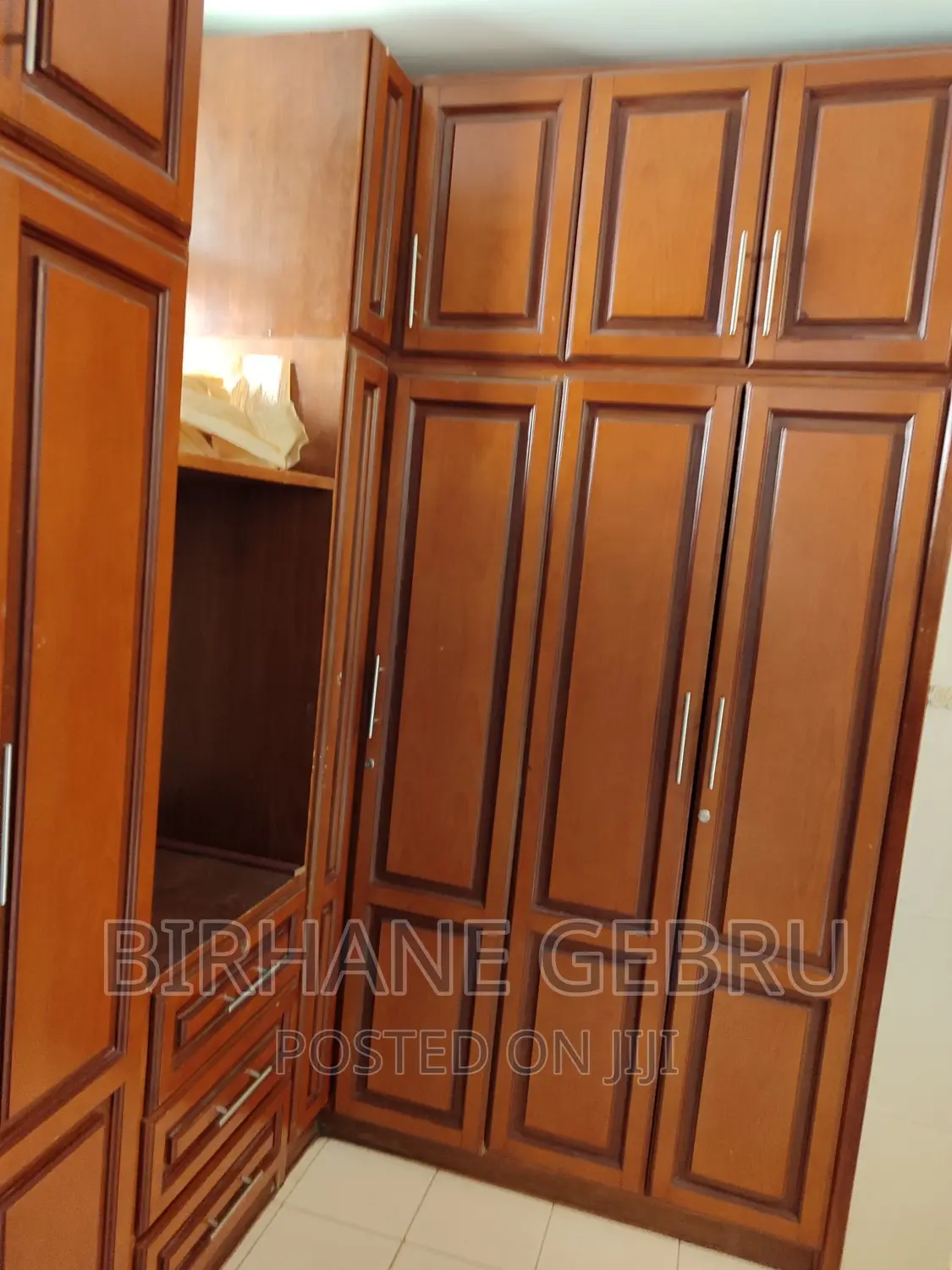 5bdrm House in House, Bole for rent