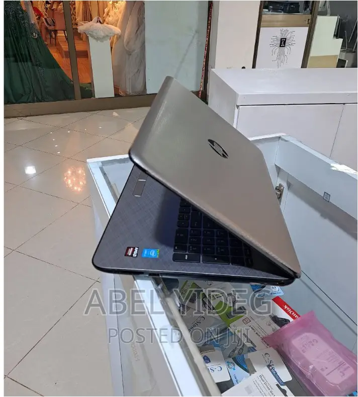 New Laptop HP Stream Notebook 8GB Intel Core I5 HDD 1T