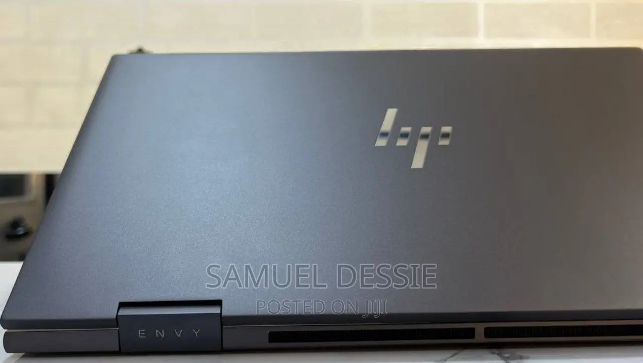 New Laptop HP Envy X360 8GB AMD Ryzen 5 SSD 512GB