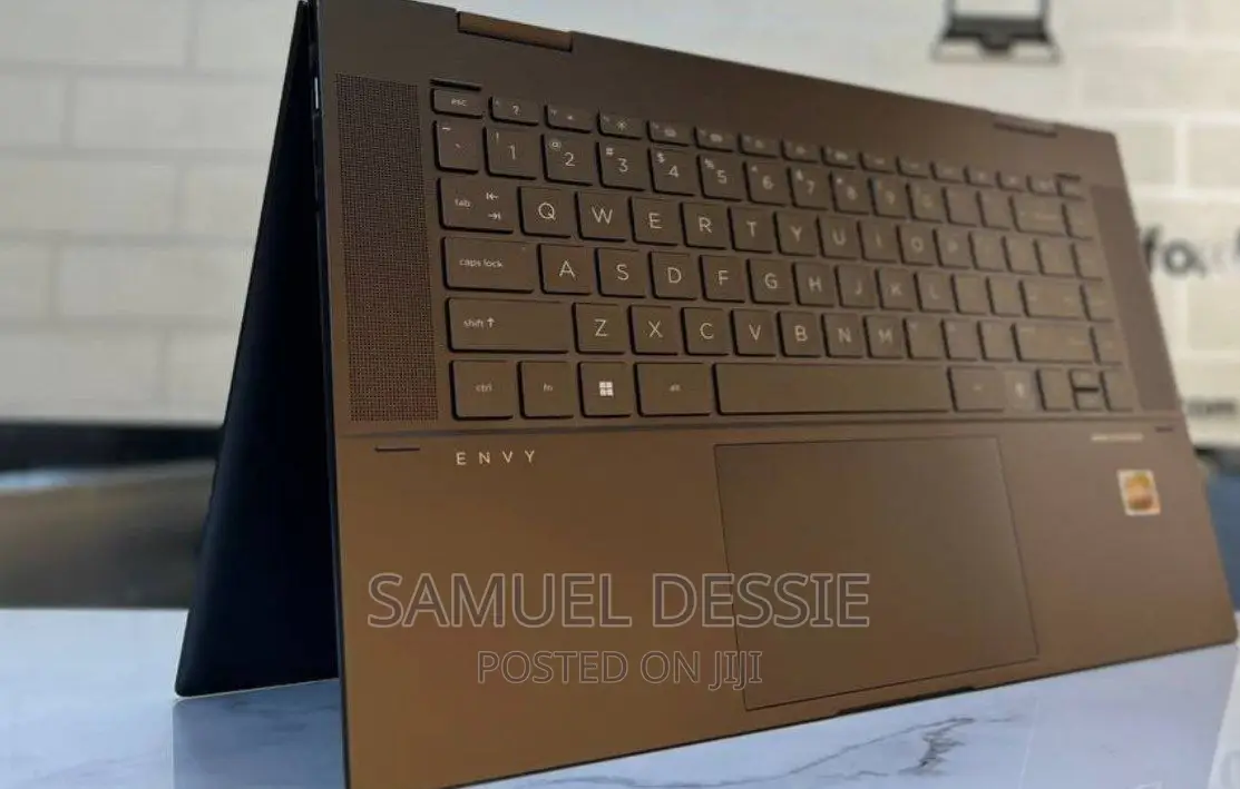 New Laptop HP Envy X360 8GB AMD Ryzen 5 SSD 512GB