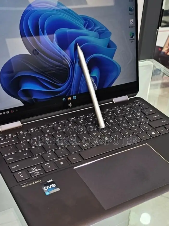 New Laptop HP Envy 17-3000 8GB AMD Ryzen 5 SSD 512GB